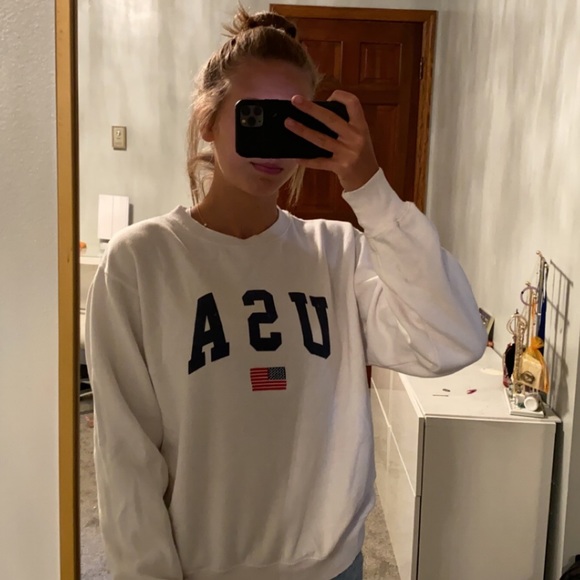 Brandy Melville crewneck - Picture 3 of 3